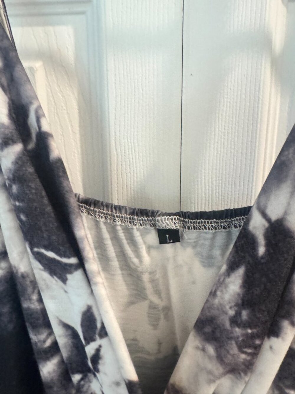 Black Gray Tie-Dye Dress with Pockets Large V-Neck NWOT - Picture 2 of 3